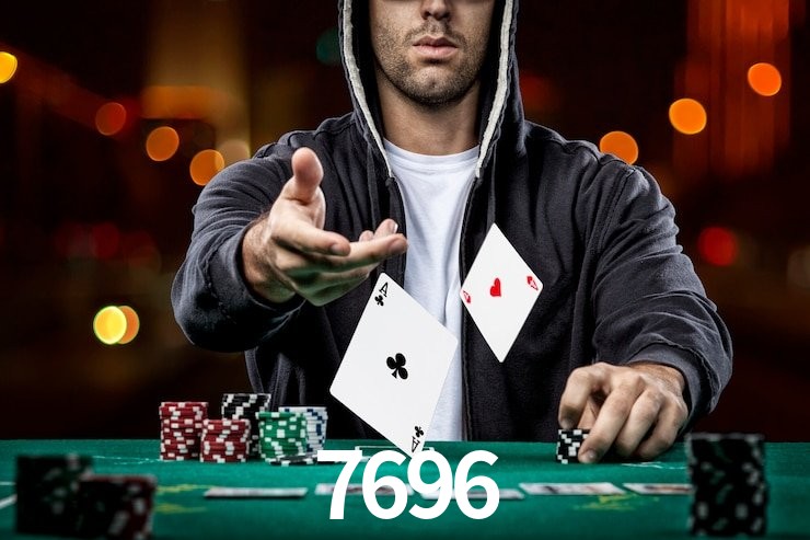 7696